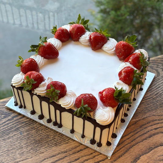 Sfoglia Cake with Fresh Strawberries